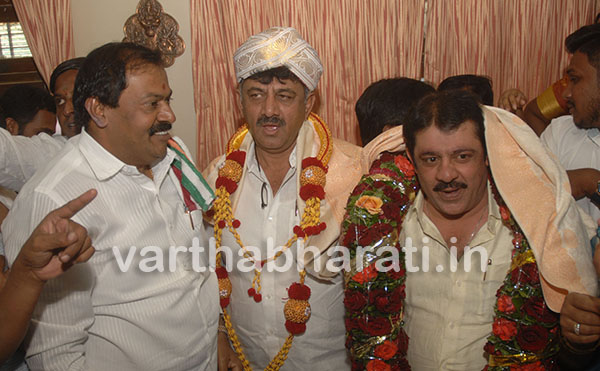 ಅಧಿವೇಶನದ ಬಳಿಕ ಕಾಂಗ್ರೆಸ್‌ಗೆ ಸೇರ್ಪಡೆ: ಝಮೀರ್‌ ಅಹ್ಮದ್‌ ಖಾನ್